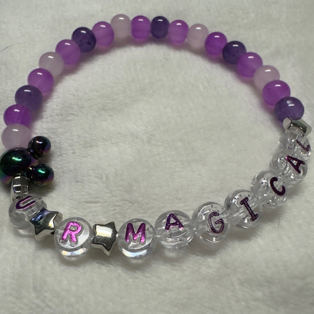 3 Red and 3 blue Bracelets for Disney fans or for Cast member thank you gift - Picture 4 of 4
